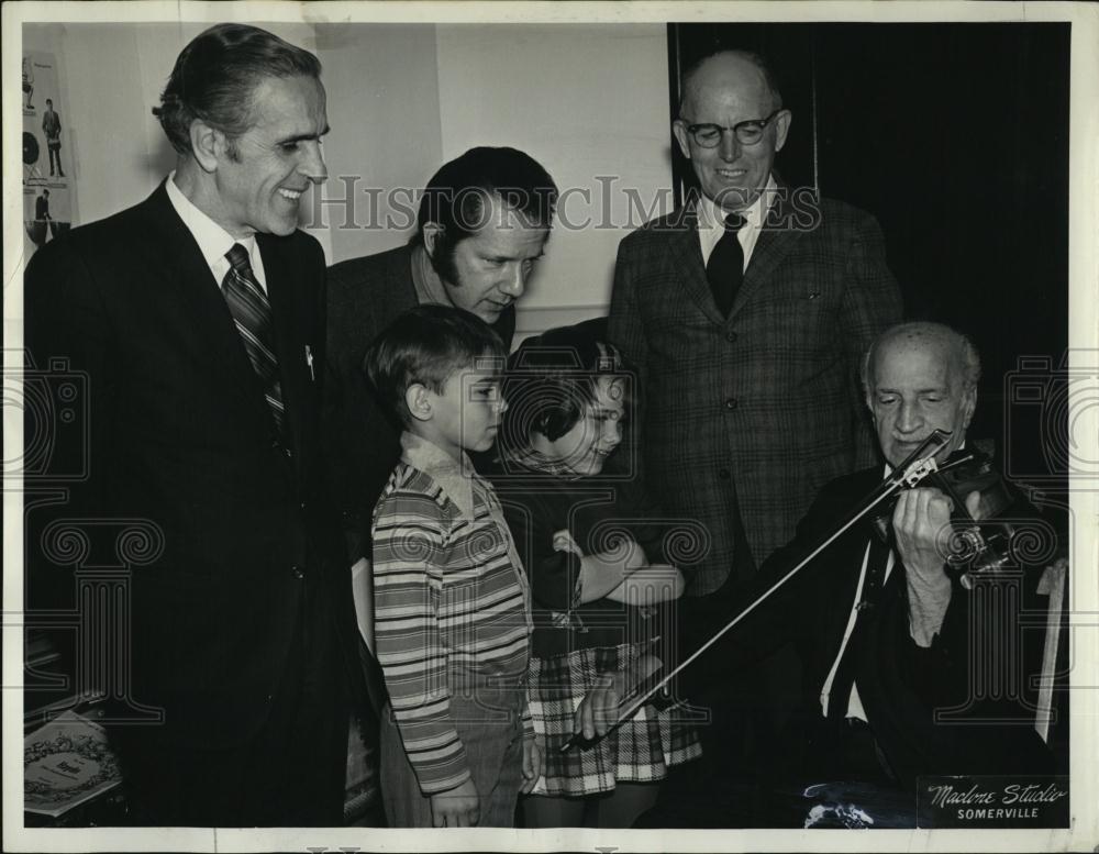 1971 Press Photo Violinist Geroge Livati Symphony Concert Western Junior High - Historic Images