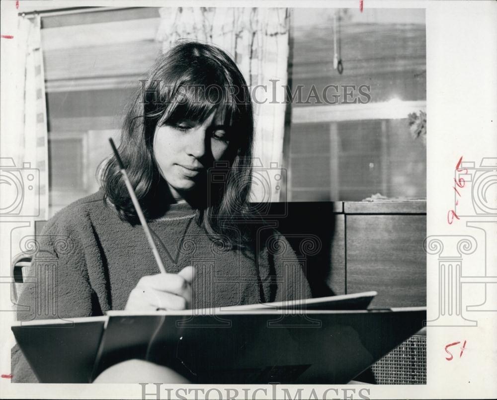 1966 Press Photo Jeanne Olivier, Artist - RSL69617 - Historic Images