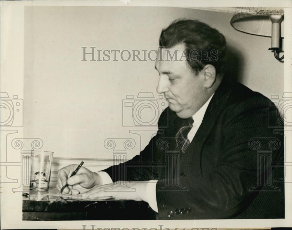 1942 Press Photo Leon Henderson, Director, Office Of Price Administration - Historic Images