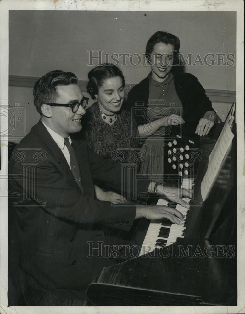 1957 Press Photo New England Conservatory Students Hokans Cleary Plan Rothgeb - Historic Images