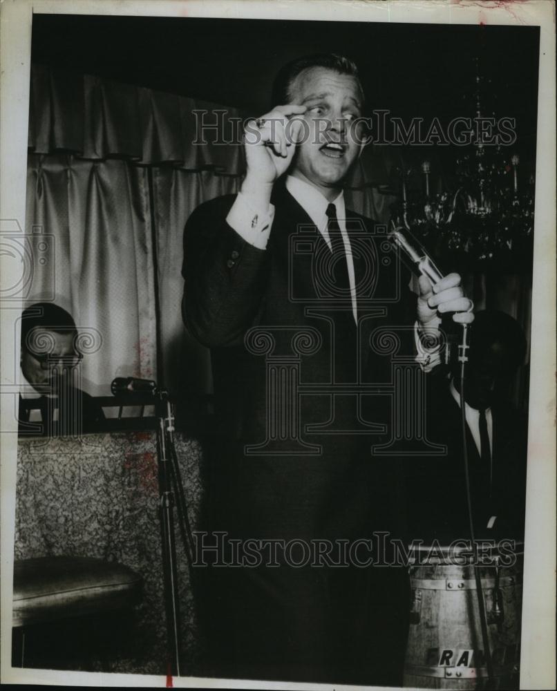 1962 Press Photo Gary Crosby in singing performance - RSL94817 - Historic Images