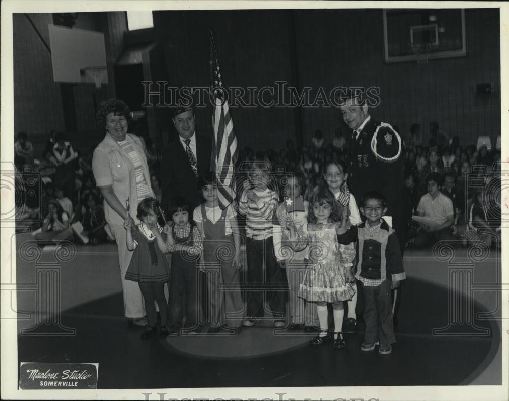 Press Photo Lincoln Park Community School Memorial Day Mayor Thomas August - Historic Images