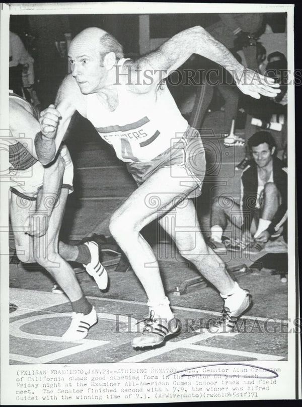 1971 Press Photo Senator Alan Cranston 60-Yard Dash Examiner Track Fie ...