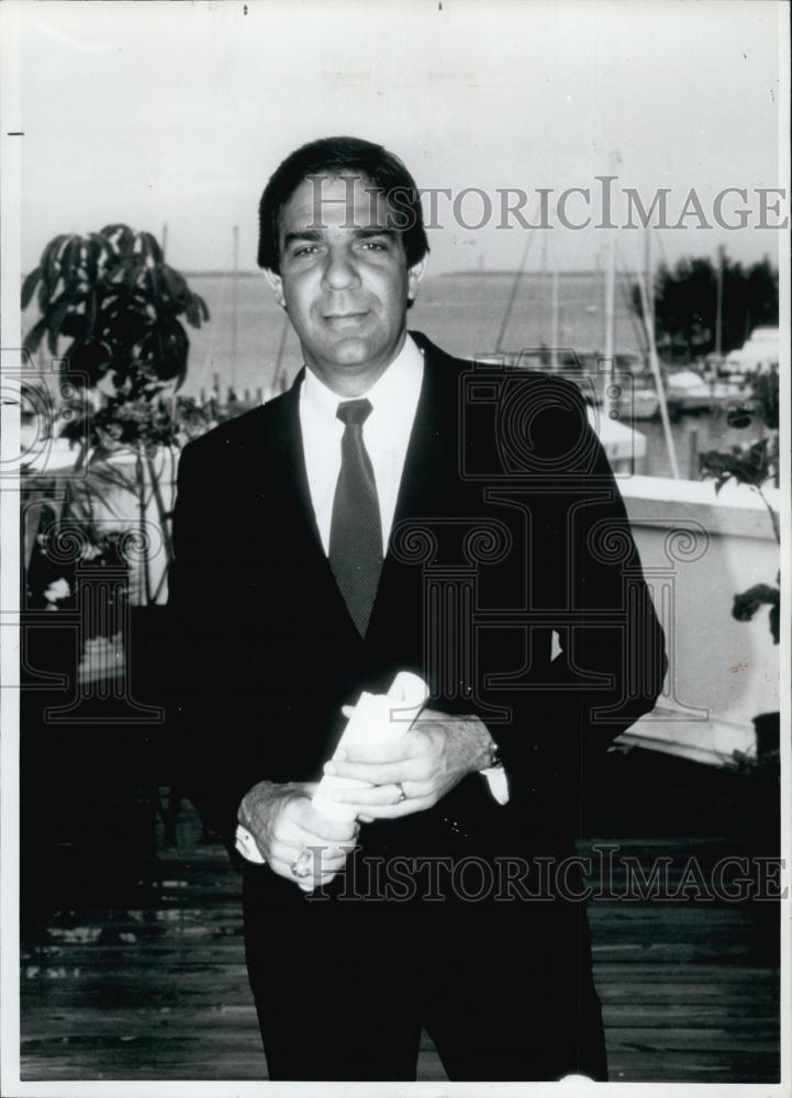 1989 Press Photo Miami Mayor Xavier Suarez Florida office - RSL62879 - Historic Images