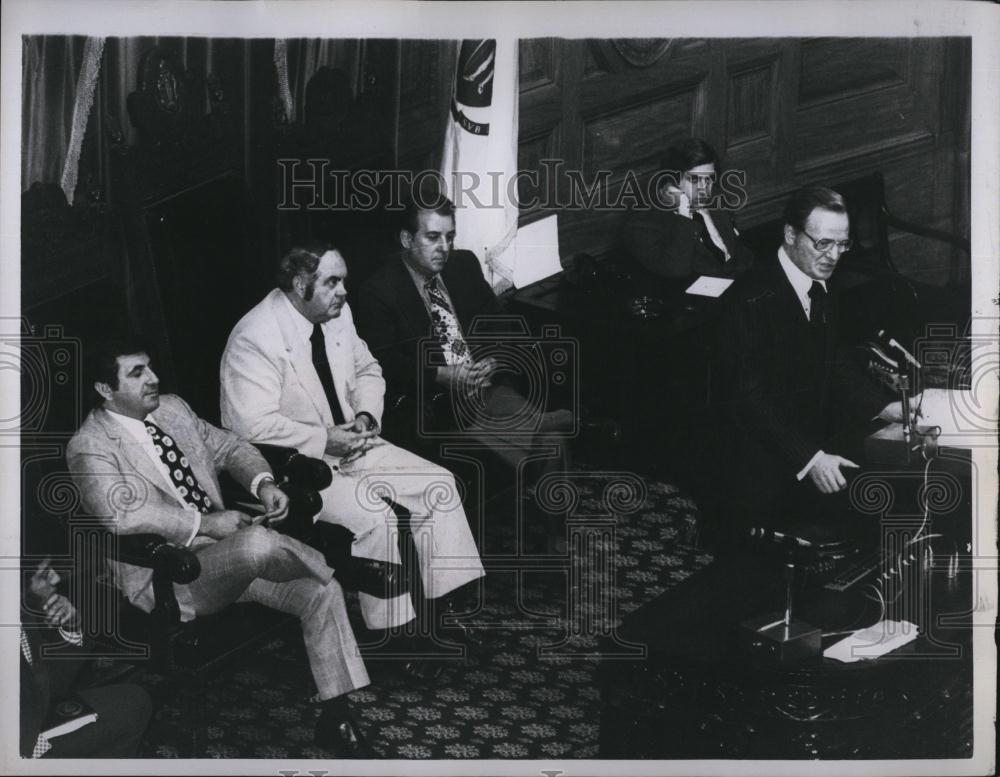 1973 Press Photo Alaskan Lt Governor Henry Boucher at Joint Session House &amp; Sena - Historic Images