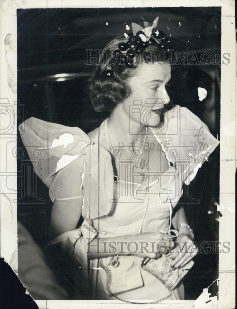 1937 Press Photo Mrs Franklin Roosevelt at Party - RSL01201 - Historic Images