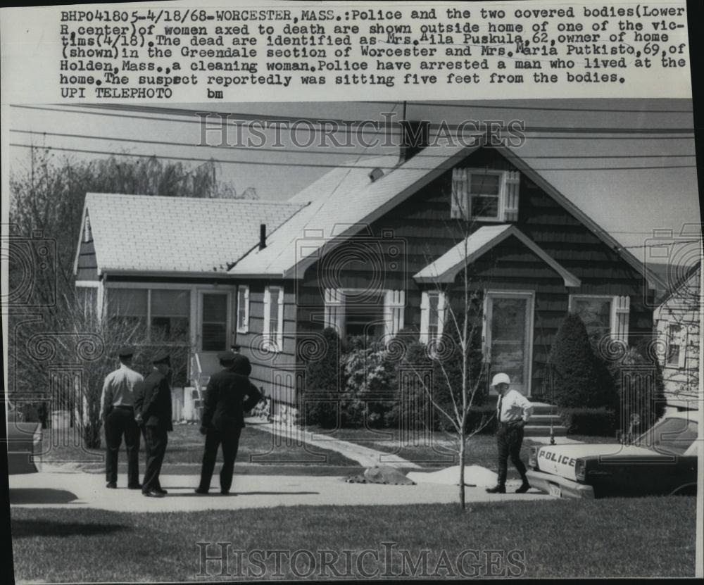 1968 Press Photo Police, Two Covered Bodies, Women Murdered, Aila Puskula - Historic Images