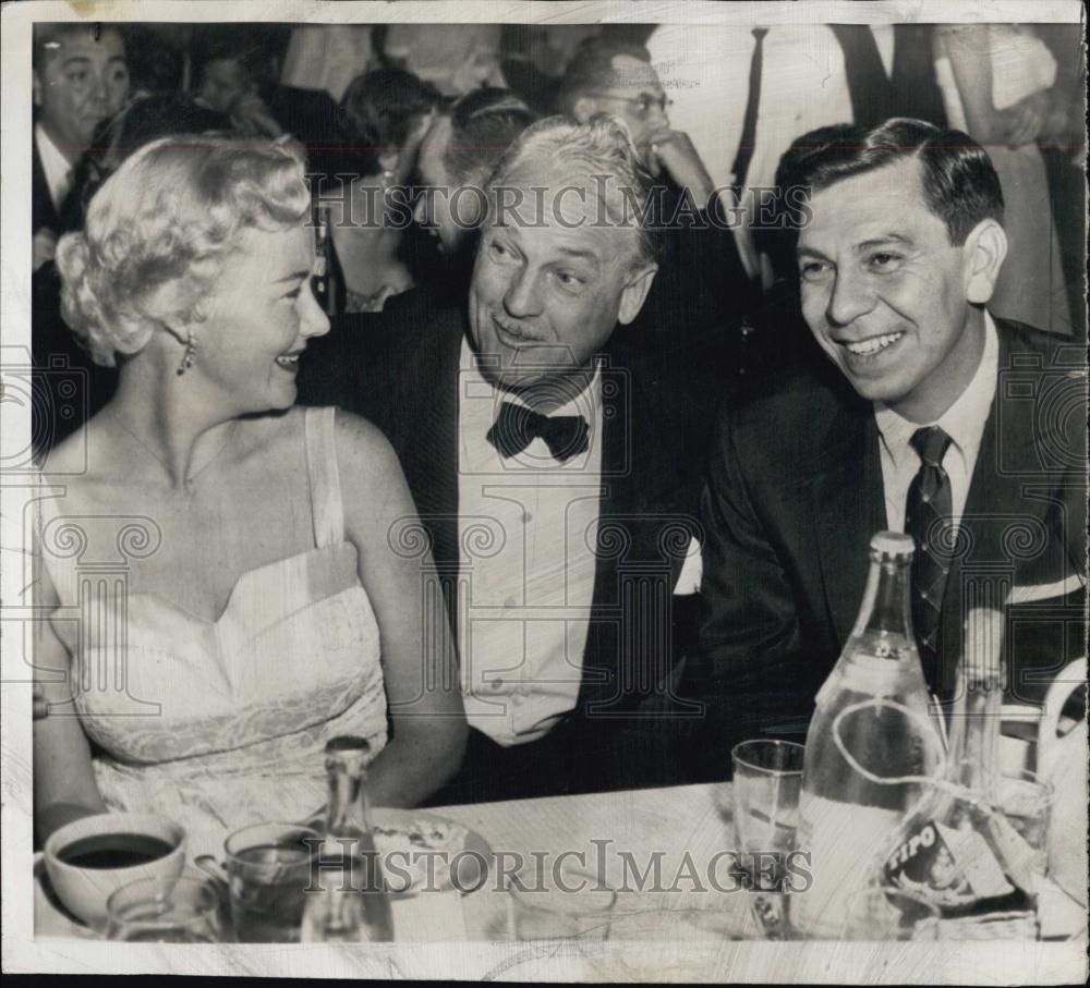 1954 Press Photo Actor Jack Webb of "Dragnet"Chas Farrell & Dorothy Towne - Historic Images