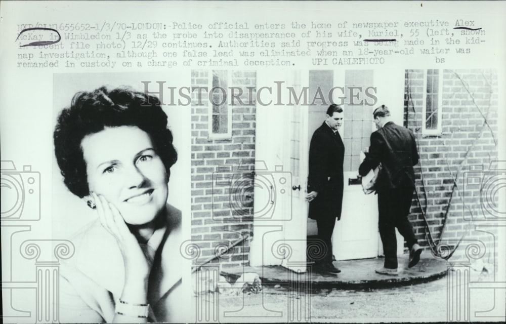 1970 Press Photo Police at home of Alex McKay &amp; missing wife Muriel - RSL06907 - Historic Images