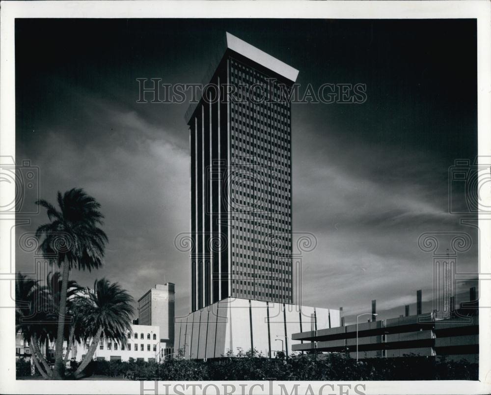 1984 Press Photo First Florida Bank Sells tower for 55 Million Dollars - Historic Images