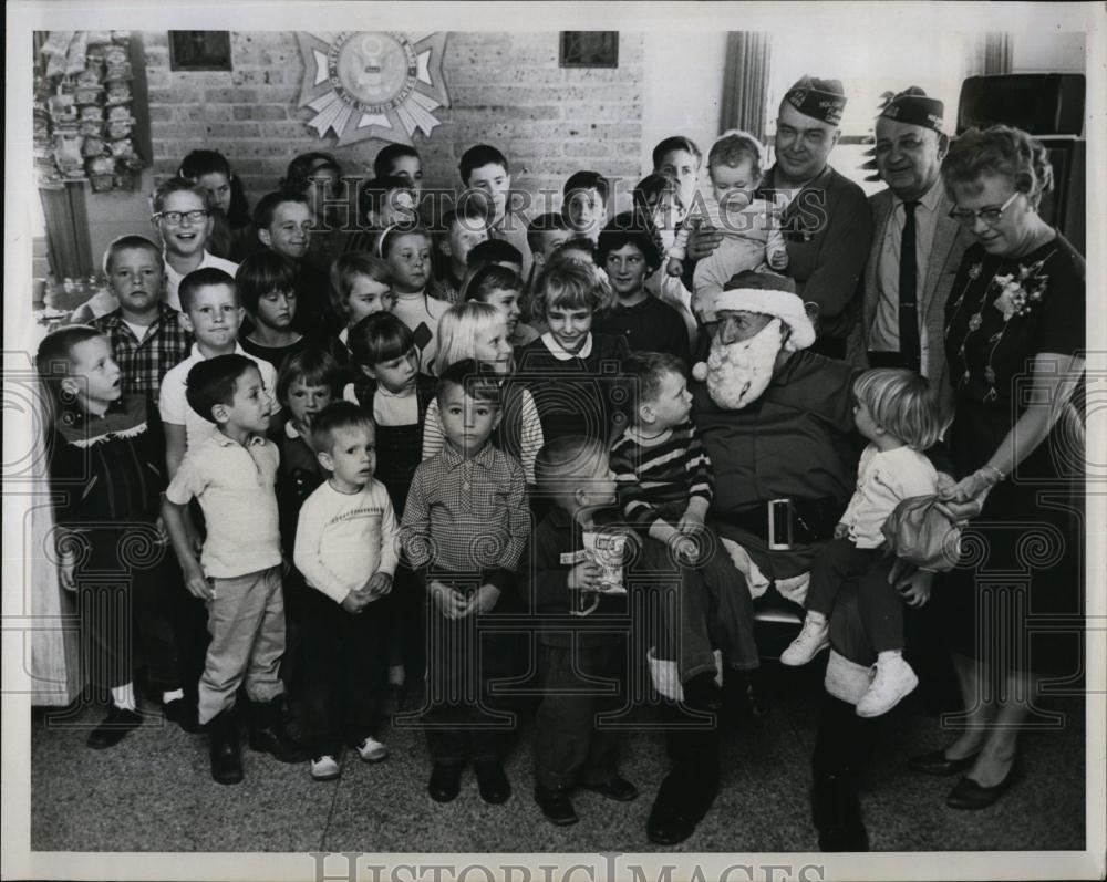 1964 Press Photo Holiday Isles VFW Christmas Party - RSL98373 - Historic Images