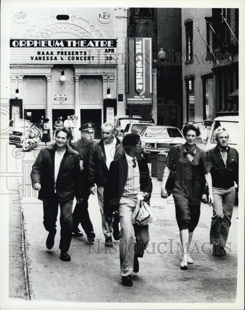 1982 Press Photo Actress Vanessa Redgrave Leaving Theater - RSL01357 - Historic Images