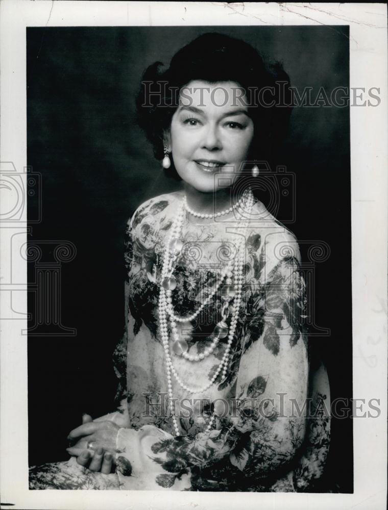 1973 Press Photo actress Rosalind Russell gets Jean Hersholt Humanitarian Award - Historic Images