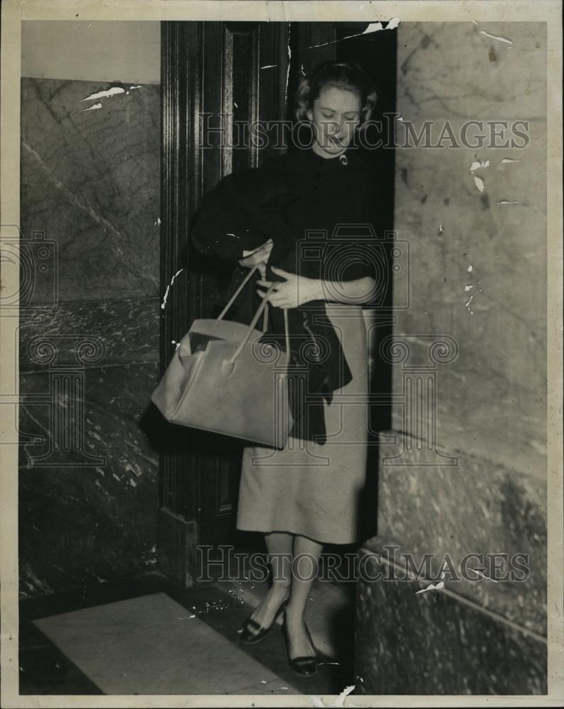 1957 Press Photo Carol Katherine Weir gets divorce in Suffolk Probate Court - Historic Images