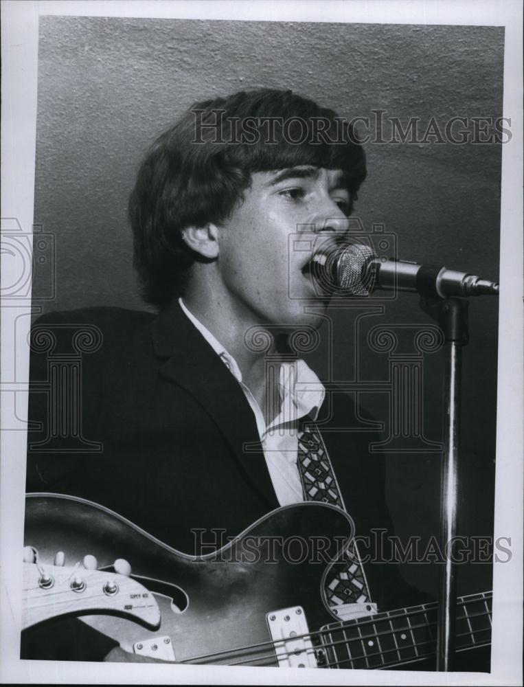 1967 Press Photo Frank Reeves, Bass Guitar - RSL94417 - Historic Images