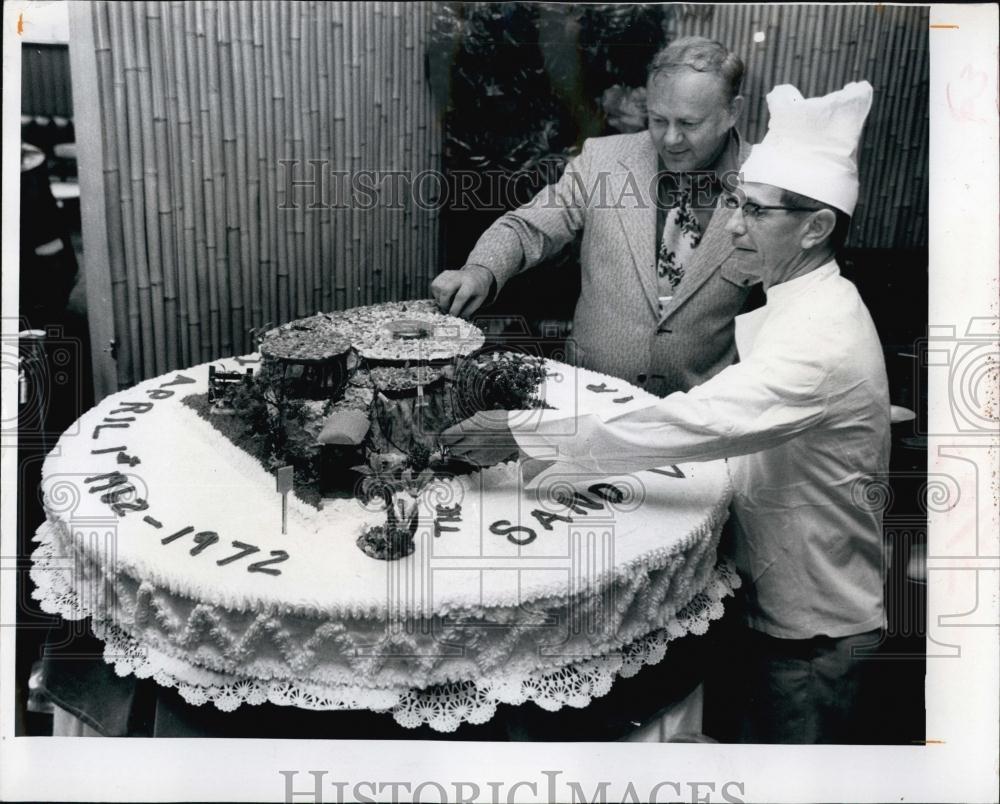 1972 Press Photo Big Birthday Cale AT Sand Dollar restaurant - RSL69201 - Historic Images