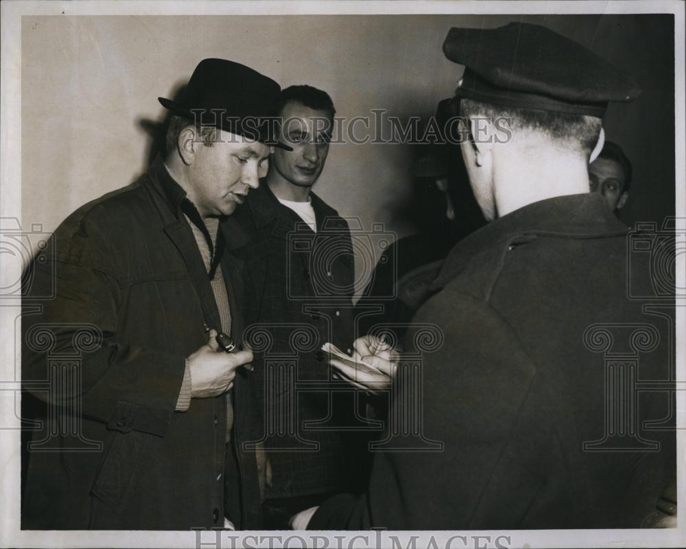 1962 Press Photo Patrolman Ron Aylward &amp; officer Dorgan - RSL87705 - Historic Images