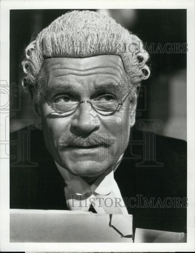 1975 Press Photo Sir Laurence Olivier Stars In &quot;Love Among The Ruins&quot; - Historic Images