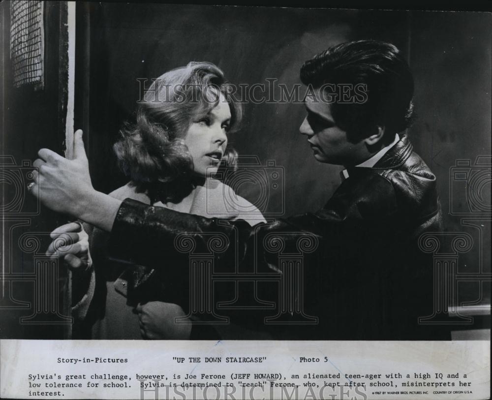 1967 Press Photo Actress Sandy Dennis in &quot; Up the Down Staircase&quot; - RSL88483 - Historic Images