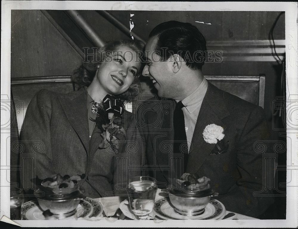 1940 Press Photo Chicago Beauty Barbara Stillwell & Band Leader Jan Savitt - Historic Images