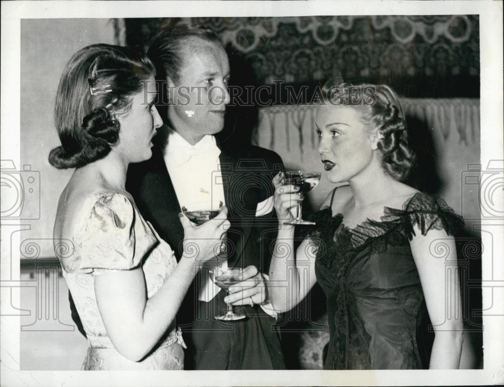 1938 Press Photo Mrs W Johnson,Mrs J Livermore Jr, Warren Johnson - RSL00193 - Historic Images