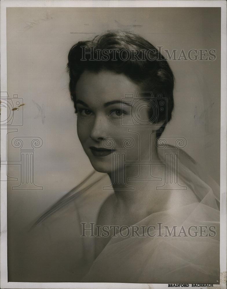 1958 Press Photo Glamor photo of socialite Joan Carter McGarry - RSL81263 - Historic Images