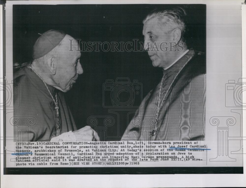 1963 Press Photo Augustin Cardinal Bea talked with Leo Josef Cardinal Suenens - Historic Images