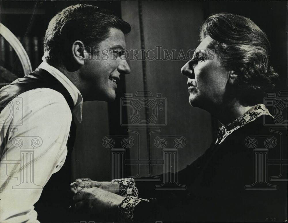 1967 Press Photo Dick Van Dyke &amp; Anne Seymore in Fitzwilly - RSL40103 - Historic Images