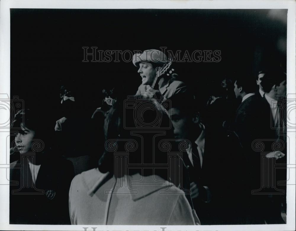 Press Photo Entertainer Musician Lloyd Thaxton - RSL67881 - Historic Images