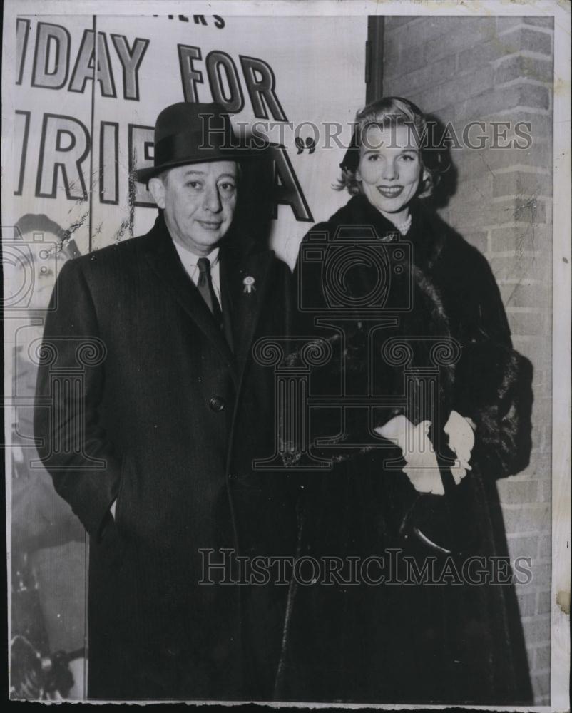 1956 Press Photo Billy Rose, Impresario, Lyricist, Joyce Mathews, Showgirl - Historic Images