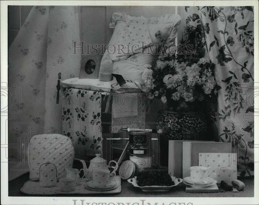 Press Photo Laura Ashley product designs home goods floral flower decorations - Historic Images