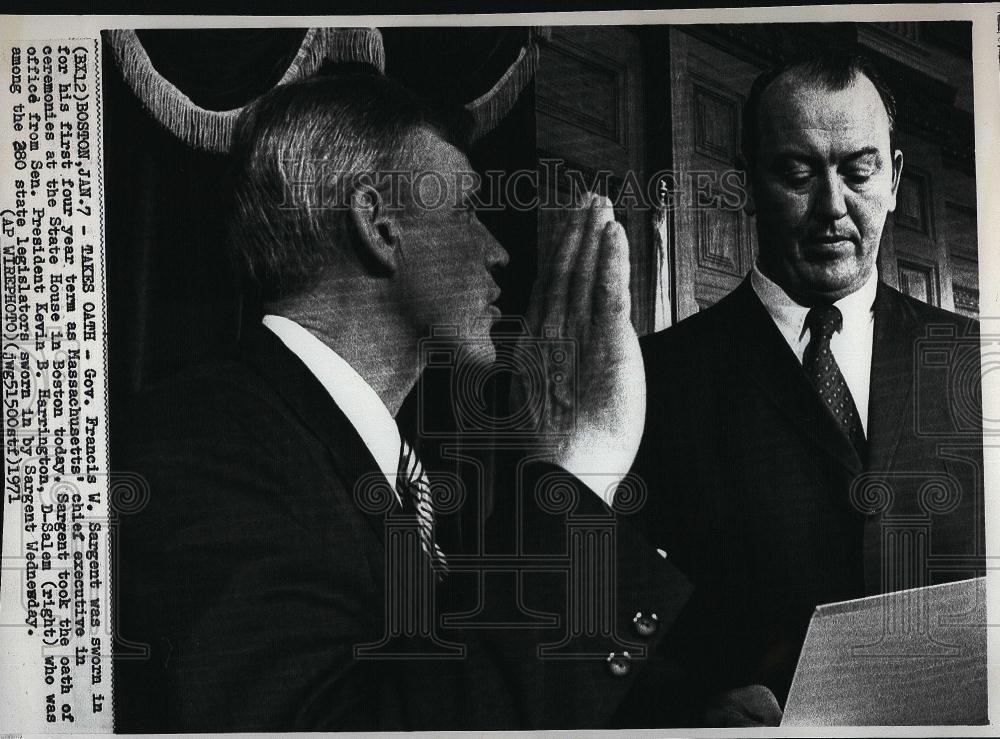 1971 Press Photo Gov Francis Sargent, Sen President Kevin B Harrington - Historic Images