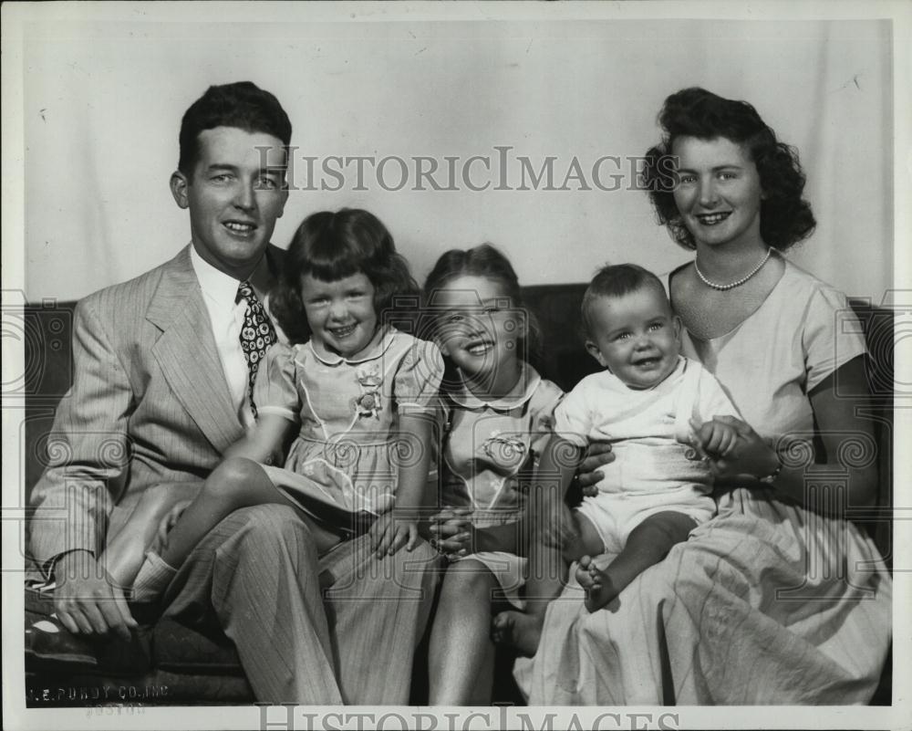 1957 Press Photo Representative Timothy McInemey and wife and children - Historic Images