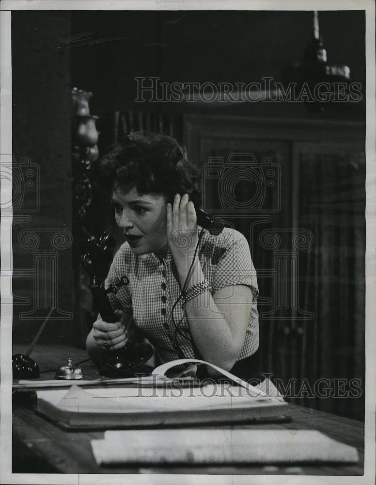 1955 Press Photo Actress Kathleen McGuire on TV show - RSL82279 - Historic Images