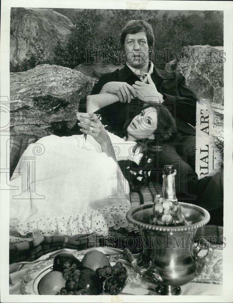 1973 Press Photo Actress Jess Walton &amp; David In &quot;You&#39;ll Never See Me Again&quot; - Historic Images