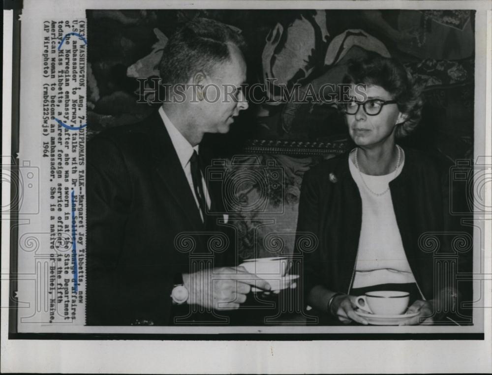 1964 Press Photo MargaretJ oy Tibbetts, US Amb to Norway &amp; Dr Finn Sollie - Historic Images