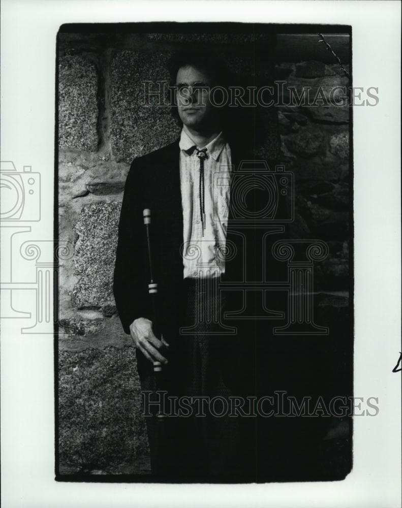 1991 Press Photo Matt Darrian Of Band Smash The Windows - RSL40991 - Historic Images