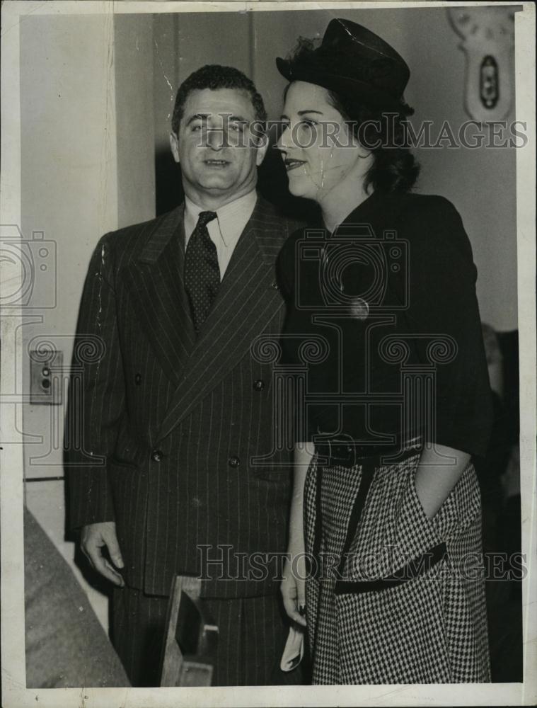 1947 Press Photo Councillor Milton Cook &amp; Mrs Adeline Friedman During Hearing - Historic Images