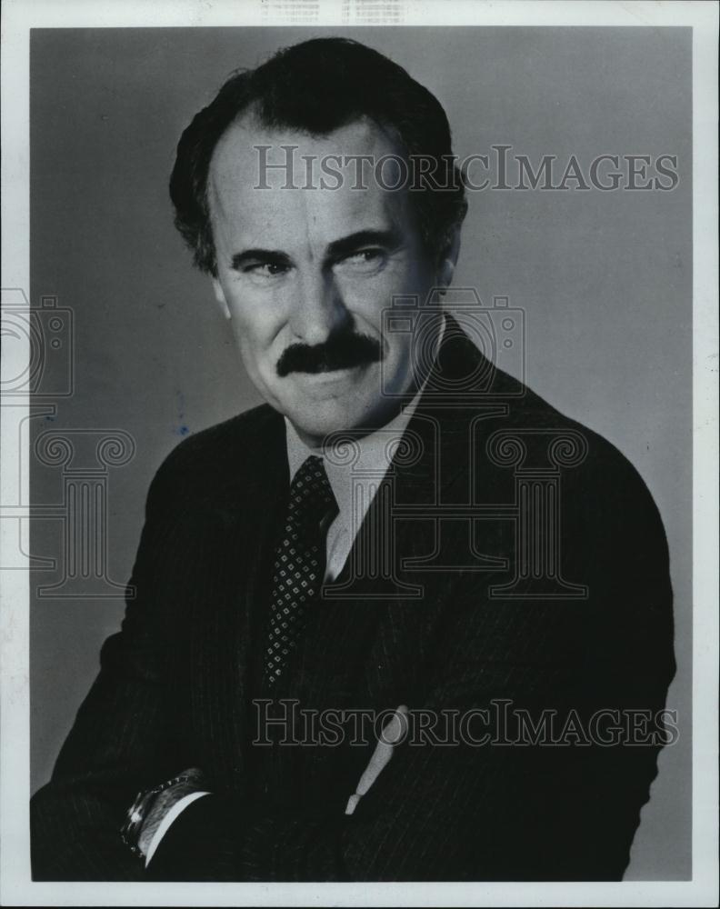 Press Photo Actor Dabney Coleman as Bill Bittinger in "Buffalo Bill" - RSL42021 - Historic Images