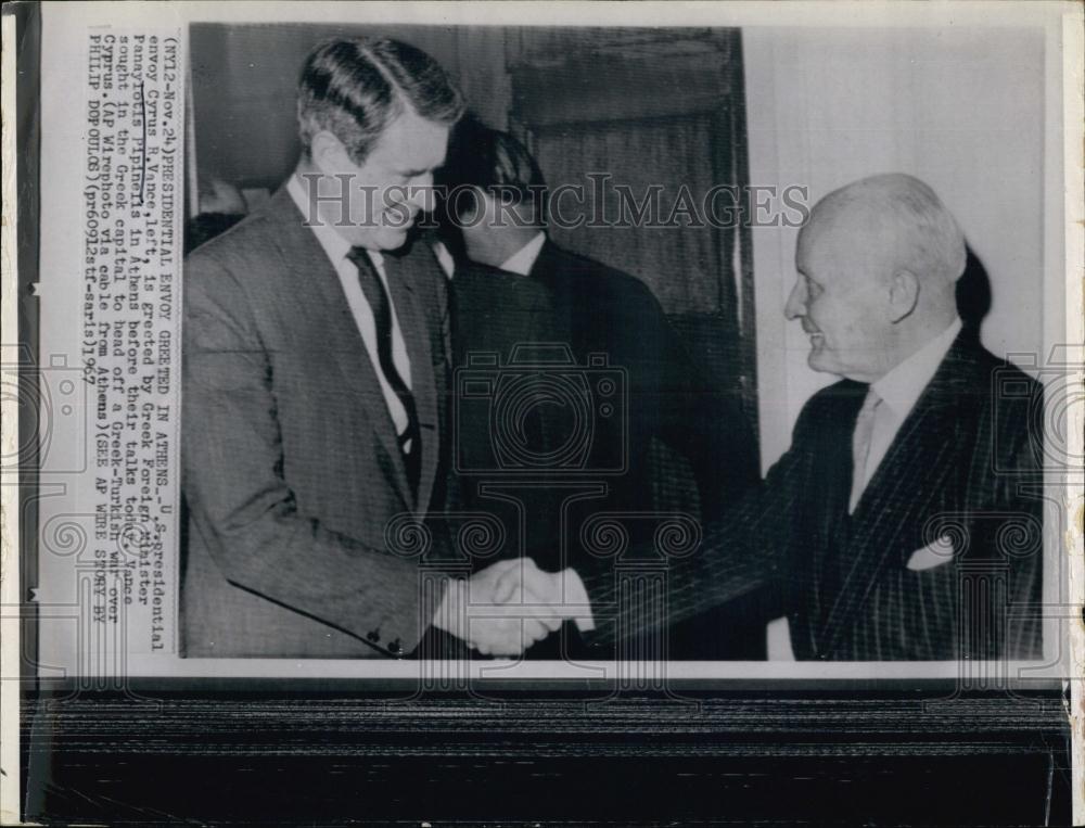 1967 Press Photo Presidential envoy Cyrus Vance &amp; For Min Panaylotis Pipinelis - Historic Images