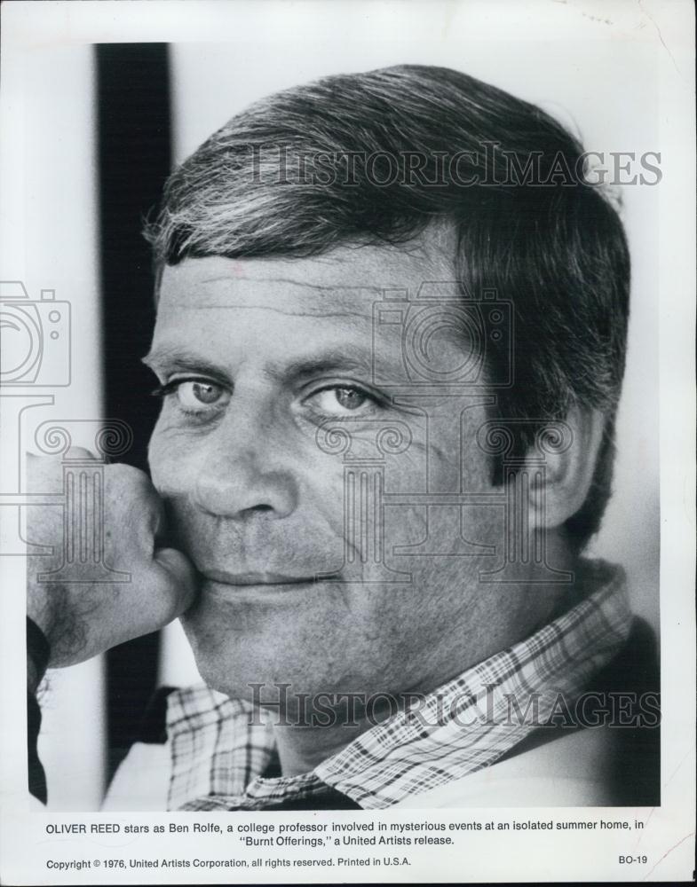 1976 Press Photo Oliver Reed stars in "Burnt Offerings" - RSL04423 - Historic Images