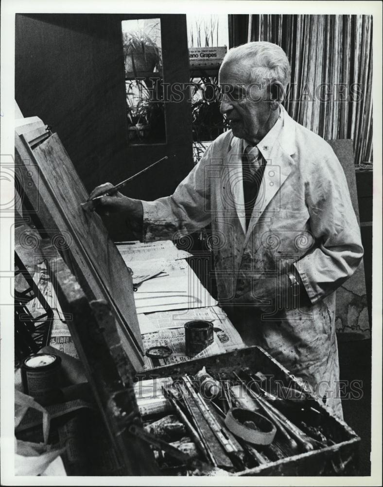 Press Photo 96 Year Old Blind Painter Sam Smeed - RSL41031 - Historic Images