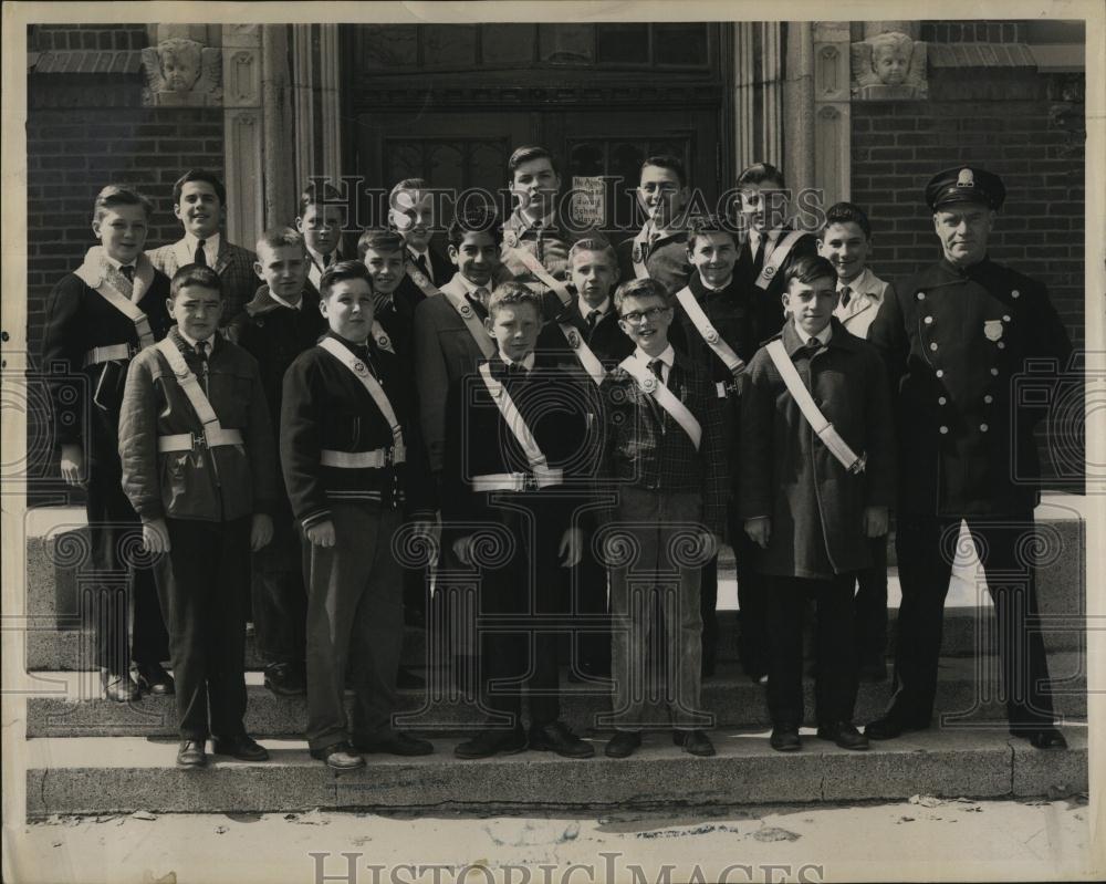 1962 Press Photo St Ann School saftey patrol in Mass Ptl Bill McDonough & class - Historic Images