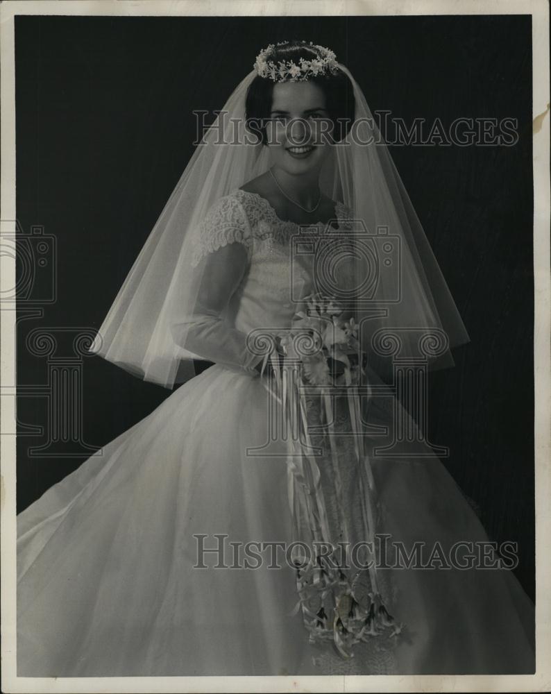 1962 Press Photo Nancy Joanna Finn To Mary Robert Henry Webster - RSL42285 - Historic Images