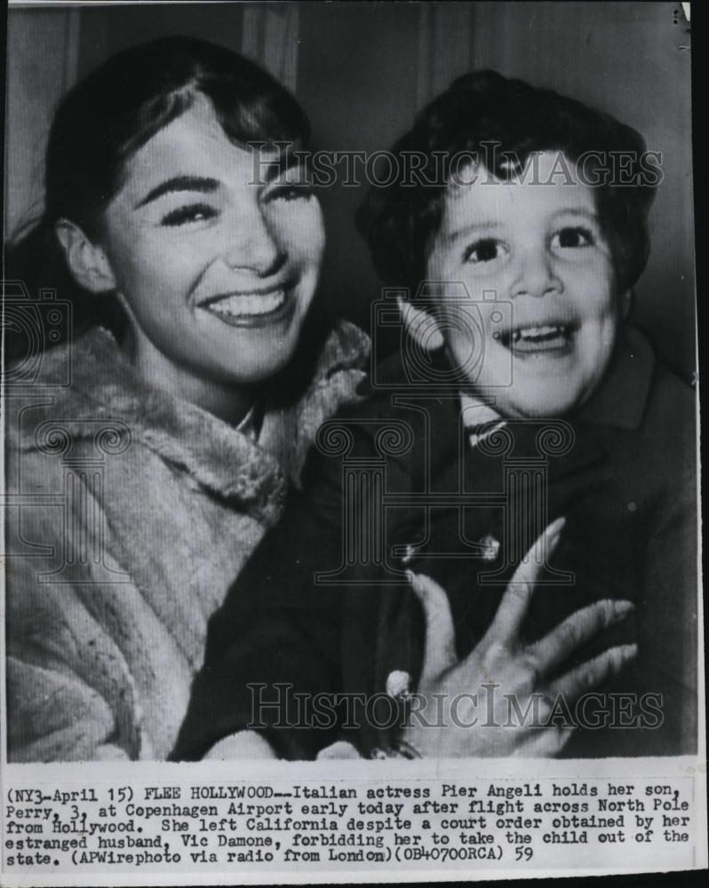 1959 Press Photo Italian Actress Pier Angeli, son Perry - RSL47371 - Historic Images