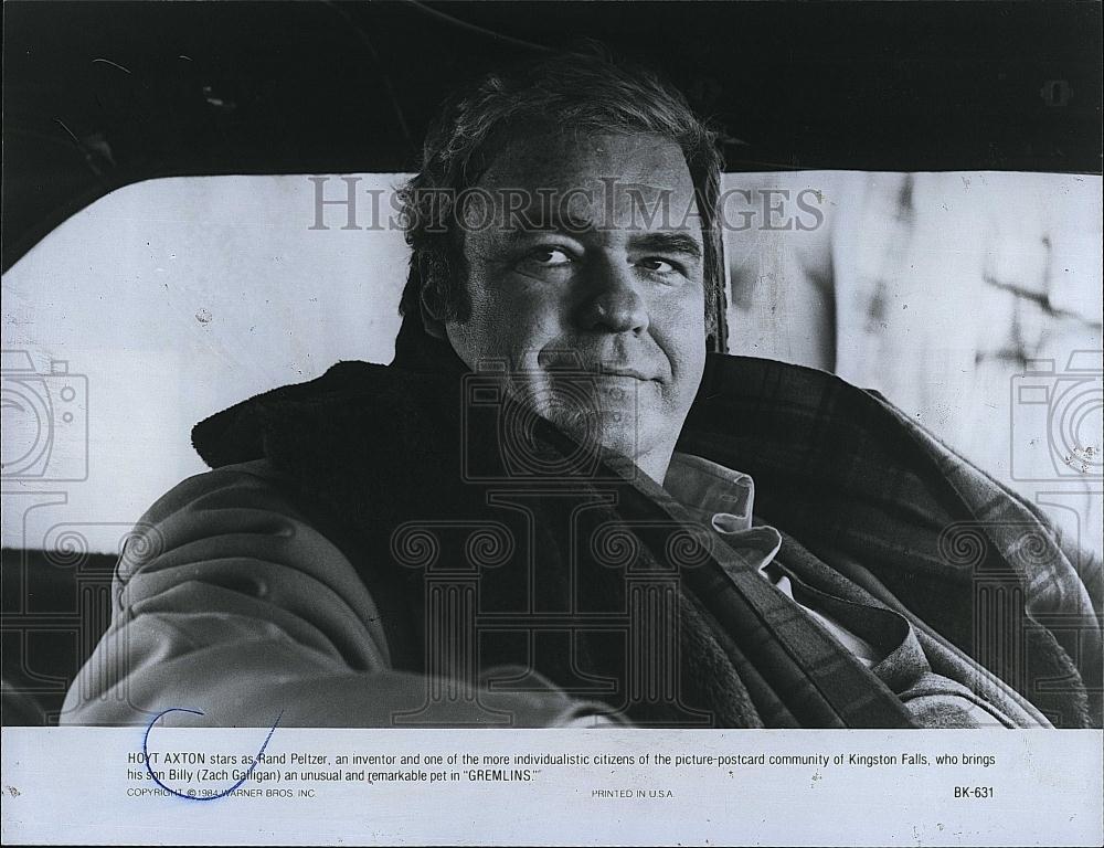 1984 Press Photo Hoyt Axton as Rand Pelzter &quot;Gremlins&quot; - RSL86945 - Historic Images