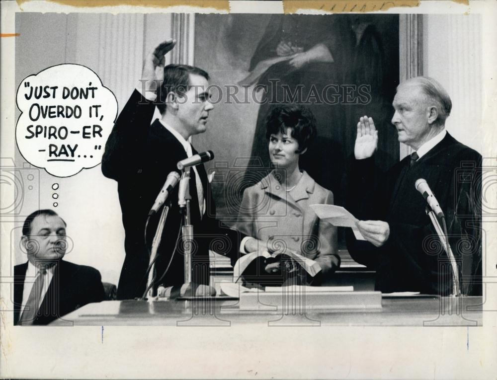 1969 Press Photo Osborne Takes Oath From Chief Justice Richard Ervin - RSL69971 - Historic Images