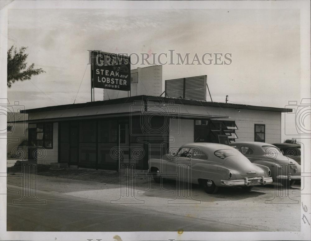 1951 Press Photo Gray&#39;s Steak &amp; Lobster House on Gulf Boulevard - RSL99847 - Historic Images