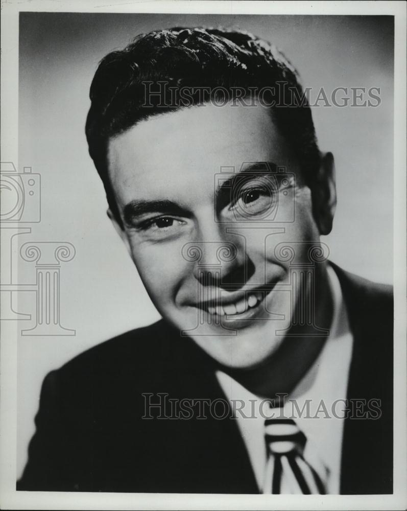 1955 Press Photo Loren Welch in &quot;Wonderful Town&quot; - RSL43273 - Historic Images