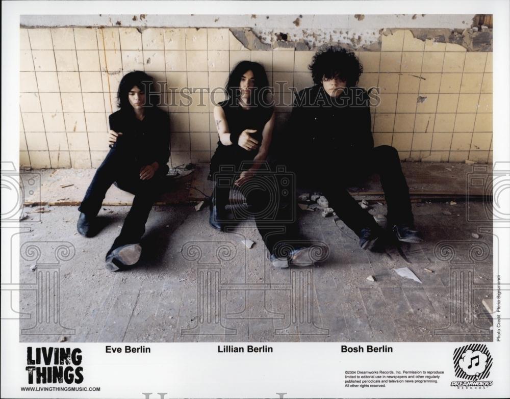 2004 Press Photo Living Things Eve Berlin Lillian Berlin Bosh Berlin - RSL00213 - Historic Images